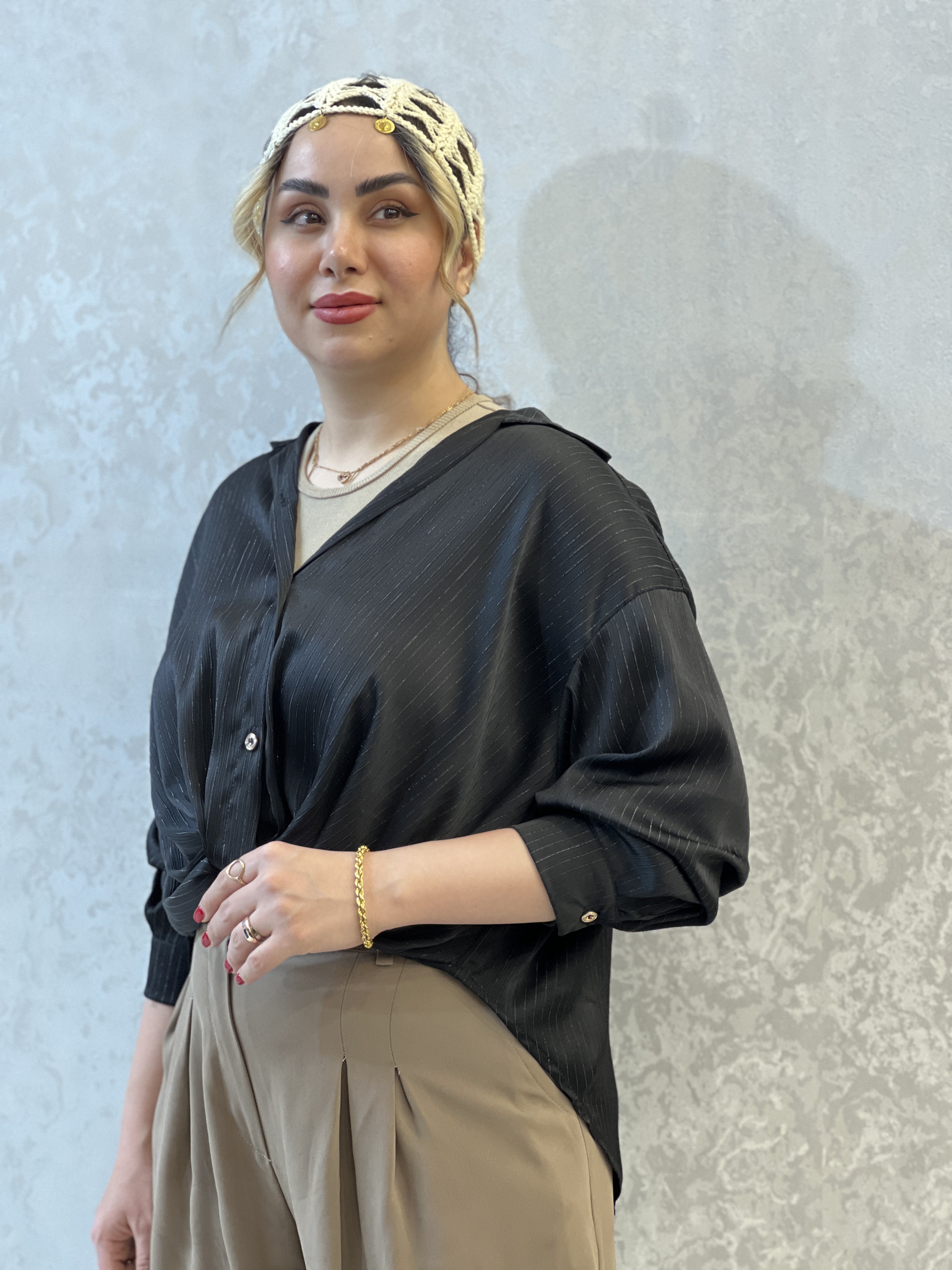 شومیز پارچه ساتن ریزشی گره ای